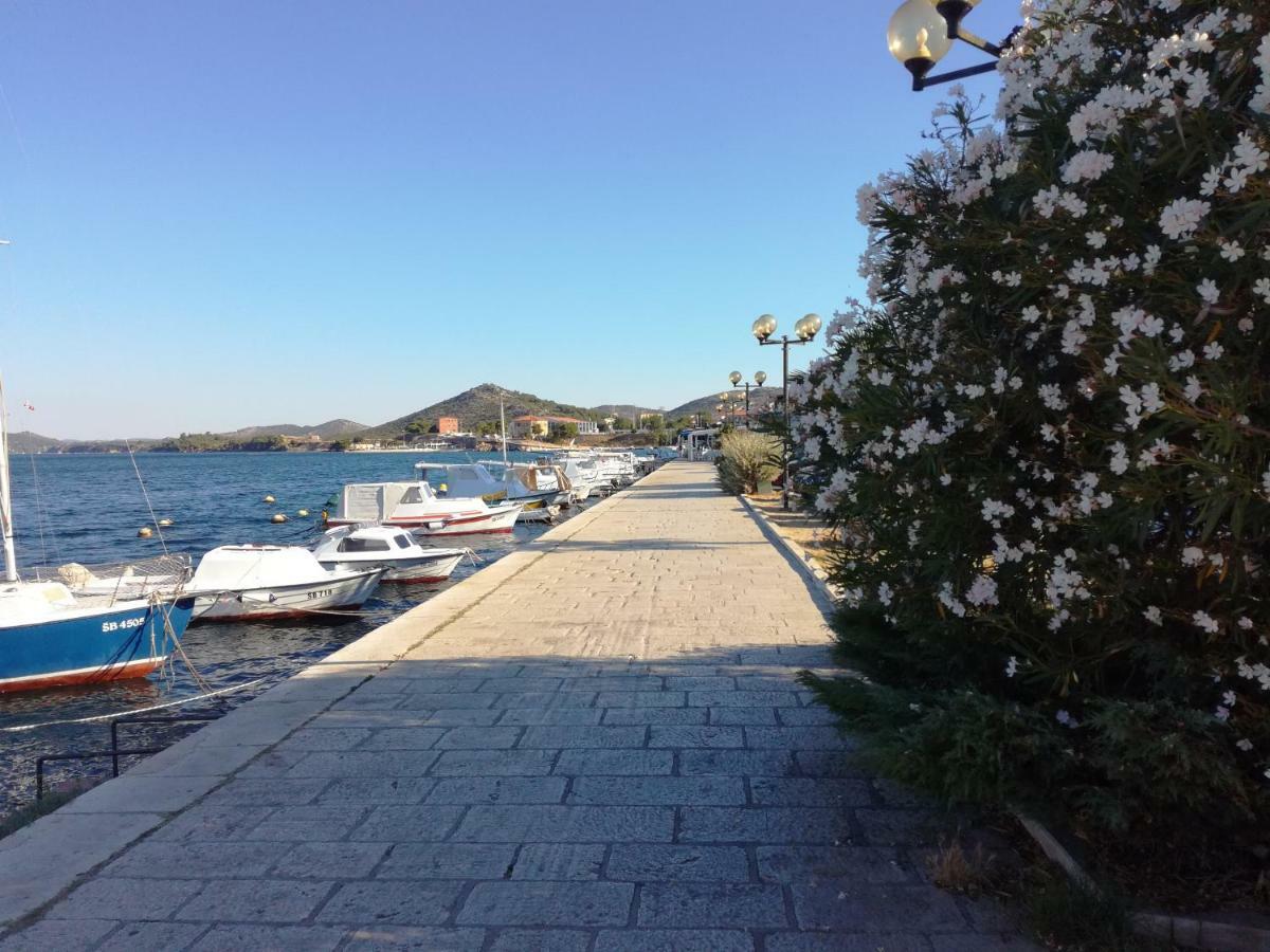 Antini Trudi Apartment Šibenik Екстериор снимка